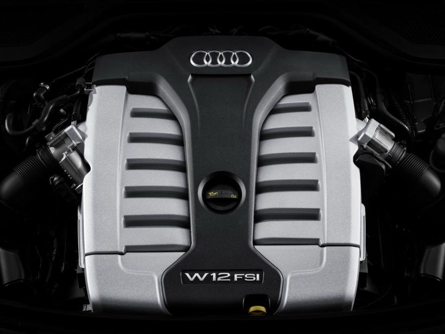 Моторный отсек Audi A8L W12 Quattro (D4) 2013 года  (WW) (фото 6 из 24)